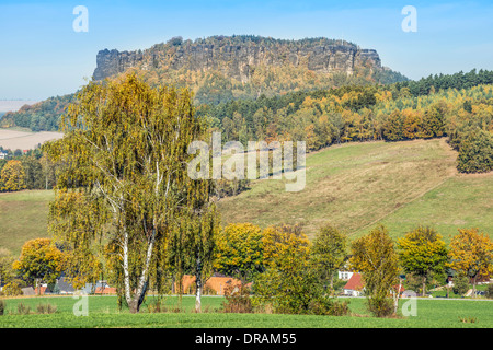 La Suisse saxonne paysage avec table mountain Lilienstein Banque D'Images