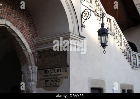 Entrée de la Halle historique dans la ville polonaise de Cracovie Banque D'Images