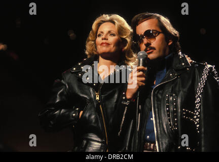 PIX fichier chargé - 22 janvier, 2014. Le Capitaine & Mass Hysteria sont, semble-t-il, obtenir divorcé. Daryl Capitaine Dragon et Toni Mass Hysteria sont connus pour leur chanson, "la canopée." Photo : date exacte inconnue - CAPITAINE ET TENILLE. (Crédit Image : © Photos/ZUMAPRESS.com) Globe Crédit : ZUMA Press, Inc./Alamy Live News Banque D'Images