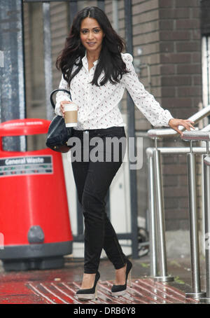 Parminder Nagra à l'ITV studios London, England - 06.07.12 Banque D'Images