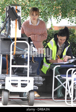 Rachel McAdams sur le tournage de 'Temps', sur place, à Londres. Rachel McAdams joue Marie enceinte et Donald Mormaer Gleeson est moulé comme à celle de Tim dans le nouveau film de Richard Curtis. Londres, Angleterre - 08.07.12 Banque D'Images