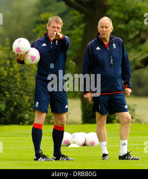 L'équipe entraîneur Stuart Pearce GO football olympique formation à l'Hôtel et Spa Champneys Leicestershire, Angleterre - 09.07.12 Banque D'Images