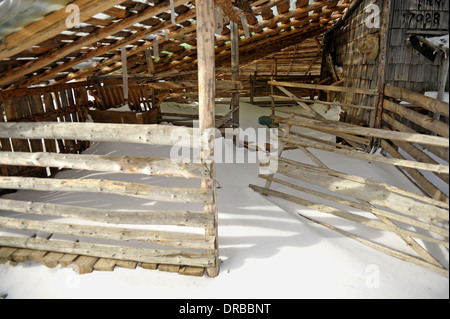 Bergerie abandonnée en hiver Banque D'Images