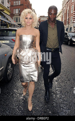 Kimberly Wyatt, à la tohu bohu Show Gala VIP Night Duchess Theatre. Londres, Angleterre - 10.07.12 Banque D'Images