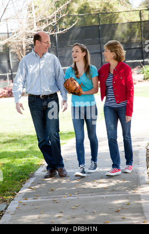 Happy Family walking at park Banque D'Images