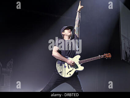 Tom DeLonge de Blink 182 live au Liverpool Echo Arena. Liverpool, Angleterre - 12.07.12 Banque D'Images