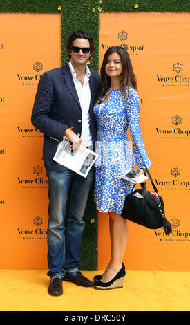 Natasha Rufus Isaacs et guest Veuve Clicquot Gold Cup - tournoi de Polo tenue à Cowdray Park Polo Club Midhurst, Angleterre - 15.07.12 Banque D'Images