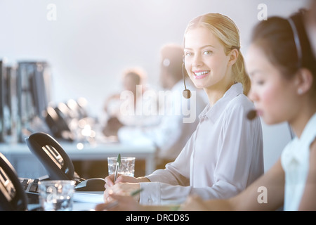 Woman in office Banque D'Images