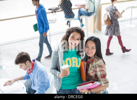 University students smiling Banque D'Images