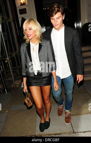 Pixie Lott et Oliver Cheshire à Johnnie Walker Blue Label Mortons dîner à Londres, Angleterre - 17.07.12 Banque D'Images