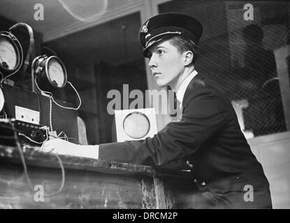 La formation des opérateurs de radio française WWII Banque D'Images