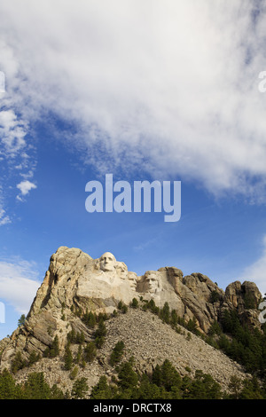 La sculpture de granit du Mont Rushmore y compris les visages de Washington, Jefferson, Roosevelt et Lincoln Banque D'Images