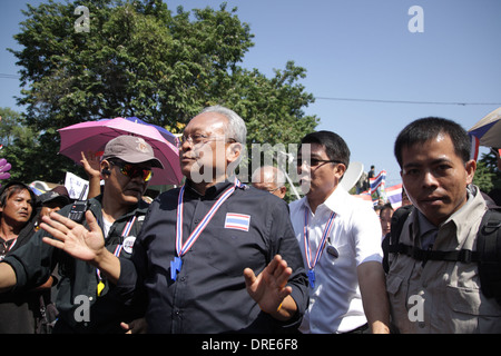 Le Parti Démocrate Suthep Thaugsuban, homme politique, lors d'une cérémonie au temple du Grand Palais à Bangkok. Banque D'Images