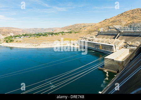 Vue vers l'est à partir du haut de barrage Grand Coulee, sur la rivière Columbia, Washington State, USA. Banque D'Images