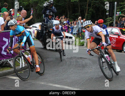 L'atmosphère de la course sur route olympique au cours de l'événement cycle les Jeux Olympiques de 2012 à Londres. Au cours de cette étape les cyclistes voyageant à travers Richmond Park dans des conditions humides. Londres, Angleterre - 28.07.12 Banque D'Images