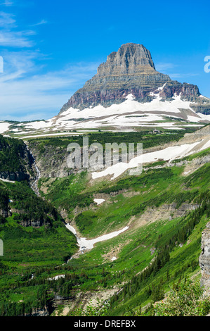 Vue sur la montagne de Clements 'Passe-à-le-Sun' Road (1921-1932) construit, Glacier National Park, Montana, USA. Banque D'Images