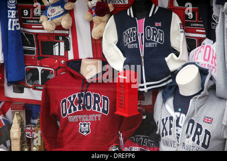 Un magasin de souvenirs à Oxford, Angleterre Banque D'Images