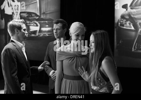 James Bailey, Devon Aoki, Jaime King, Kyle Newman Lexus dévoile la LS 460 F Sport avec une exposition de photos par Ellen von Unwerth au Metreon Vue sur la ville de San Francisco, Californie - 30.07.12 Banque D'Images