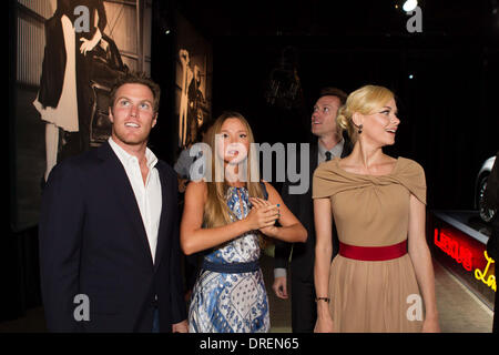 James Bailey, Devon Aoki, Jaime King, Kyle Newman Lexus dévoile la LS 460 F Sport avec une exposition de photos par Ellen von Unwerth au Metreon Vue sur la ville de San Francisco, Californie - 30.07.12 Banque D'Images