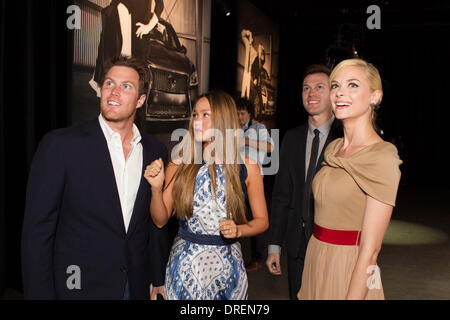 James Bailey, Devon Aoki, Jaime King, Kyle Newman Lexus dévoile la LS 460 F Sport avec une exposition de photos par Ellen von Unwerth au Metreon Vue sur la ville de San Francisco, Californie - 30.07.12 Banque D'Images