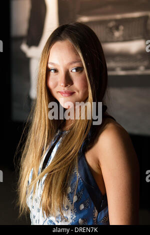 Devon Aoki Lexus dévoile la LS 460 F Sport avec une exposition de photos par Ellen von Unwerth au Metreon Vue sur la ville de San Francisco, Californie - 30.07.12 Banque D'Images