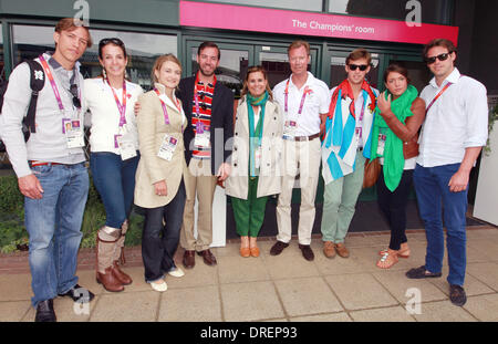 Le Prince Louis, la Princesse Tessy, la Comtesse Stéphanie de Lannoy, le Prince Guillaume de Luxembourg, Henri, Grand-Duc de Luxembourg, Prince Sébastien, La Princesse Alexandra de Luxembourg et le Prince Félix de Luxembourg La famille royale de Luxembourg assister au tennis pendant les Jeux Olympiques de Londres en 2012 à Londres, Angleterre - 31.07.12 ***Pas disponible pour publication en Allemagne. Ava Banque D'Images