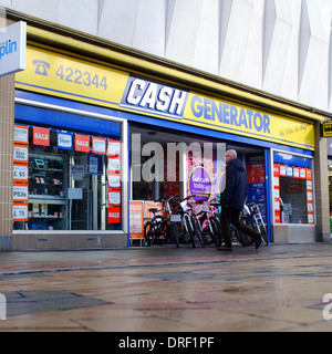 Générateur de trésorerie Shop à Luton Banque D'Images