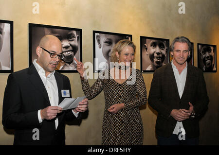 Caroline Goodall autoroute soins l'ambassadeur mondial d'assiste à un "pour le sourire d'un enfant' exposition sur le 23 janvier 2014 à Barcelone, Espagne. Banque D'Images