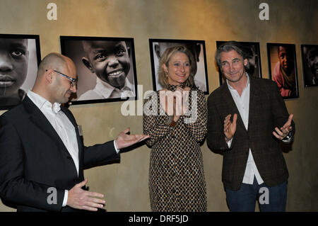 Barcelone, Espagne. 23 janvier 2014. Caroline Goodall autoroute soins l'ambassadeur mondial d'assiste à un "pour le sourire d'un enfant' exposition sur le 23 janvier 2014 à Barcelone, Espagne. Credit : fototext/Alamy Live News Banque D'Images