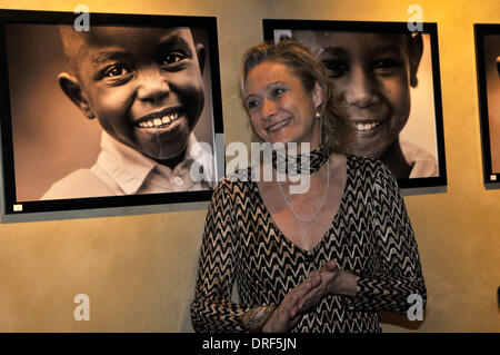 Caroline Goodall autoroute soins l'ambassadeur mondial d'assiste à un "pour le sourire d'un enfant' exposition sur le 23 janvier 2014 à Barcelone, Espagne. Banque D'Images