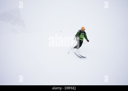 Alberta Canada. skieur dans poudreuse Traverse Wapta, Canada Banque D'Images