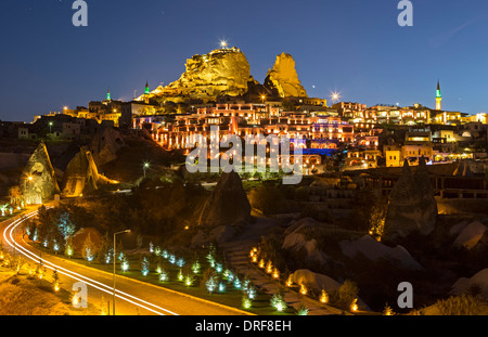 Village et château d'Uchisar, Cappadoce, Turquie Banque D'Images