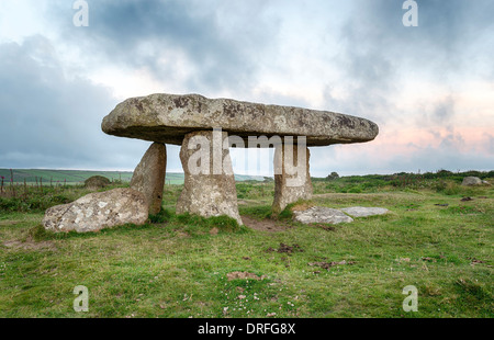 Lanyon Quoit un dolmen sur la lande près de Penzance en Cornouailles Banque D'Images