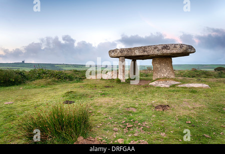 Lanyon Quoit un dolmen sur la lande près de Penzance en Cornouailles Banque D'Images