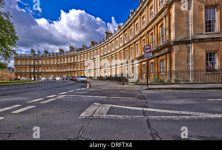 Le cirque est un exemple de l'architecture géorgienne de la ville de Bath, Somerset, Angleterre, commencé en 1754 et achevé en 1769 Banque D'Images