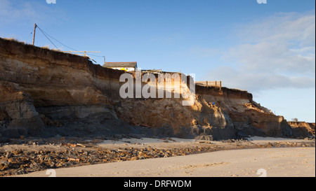 Falaises en ruine à Happisburgh Beach à Norfolk en Angleterre Banque D'Images