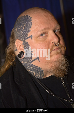 Paul Booth, un homme avec des tatouages visage à la 16e Convention de Tatouage de la ville de New York à Manhattan. Banque D'Images