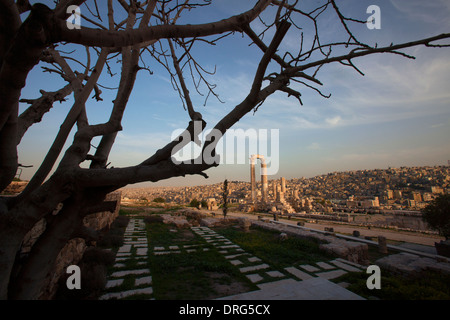 Ruines de la Citadelle. Jebel al-Qalaa, Qala hill, colonnes de l'Hercules romain temple à Amman Jordanie Banque D'Images