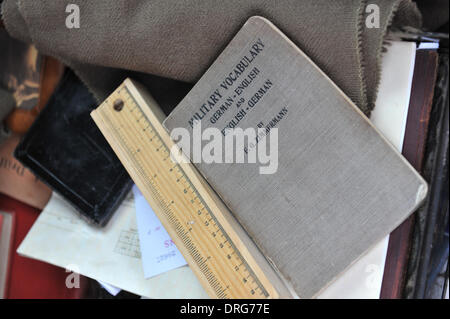 Charlwood, Surrey, UK. 25 janvier 2014. Les éléments militaires d'origine à la tranchée. Crédit : Matthieu Chattle/Alamy Live News Banque D'Images