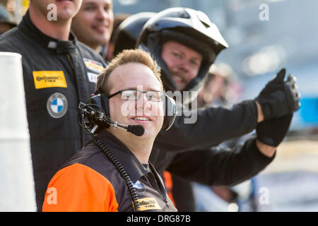 Daytona Beach, FL, USA. 24 Jan, 2014. Daytona Beach, FL - Jan 24, 2014 : le projet de loi Auberlen et Paul Dalla Lana gagner la performance BMW 200 à Daytona International Speedway de Daytona Beach, FL. Credit : csm/Alamy Live News Banque D'Images