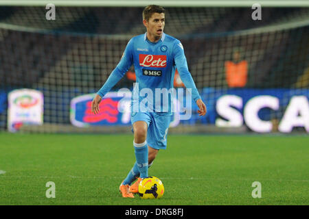 Naples, Italie. 25 Jan, 2014. Jorginho de SSC Napoli en action au cours de Football / soccer italien de série : un match entre SSC Napoli et AC Chievo Verona au Stadio San Paolo de Naples, Italie. Credit : Franco Romano/Alamy Live News Banque D'Images