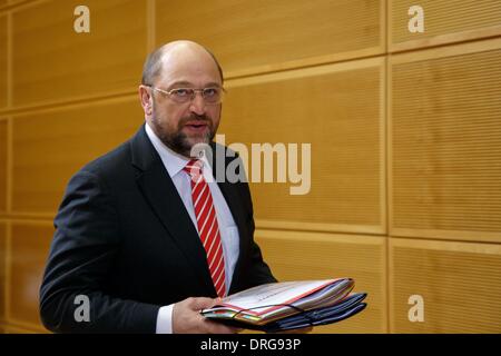 Berlin, Allemagne. 25 Jan, 2014. Photos de la réunion des responsables du parti SPD réalisée au siège du SPD à Berlin. / Photo : Martin Schulz (SPD), Président du Parlement européen et de l'exécutif de la SPD pour l'Union européenne, à Berlin, Allemagne, le 25 janvier 2014. Credit : Reynaldo Paganelli/NurPhoto ZUMAPRESS.com/Alamy/Live News Banque D'Images