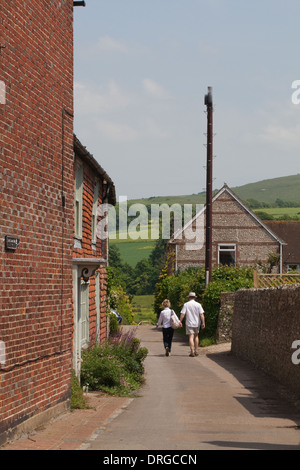 Alfriston. Une route secondaire laissant village High Street. Wealden. East Sussex. L'Angleterre. UK. Banque D'Images