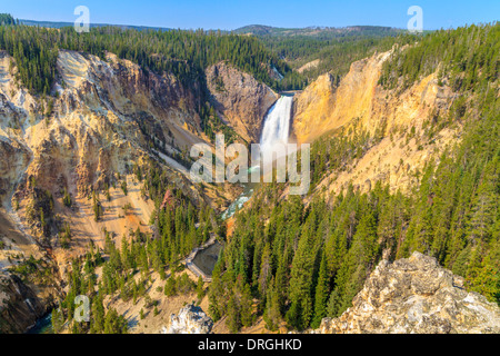 Lower Falls du Grand Canyon du Parc National de Yellowstone, Wyoming Banque D'Images