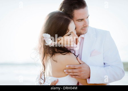 Am Strand Brautpaar auf Ibiza, Spanien - bridal couple at the Beach, Ibiza, Espagne Banque D'Images