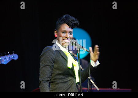 Gdansk, Pologne 26, janvier 2014 la chanteuse camerounaise Sandra Nkake effectue vivent dans Orchestre Philharmonique Baltique de Gdansk. Credit : Michal Fludra/Alamy Live News Banque D'Images