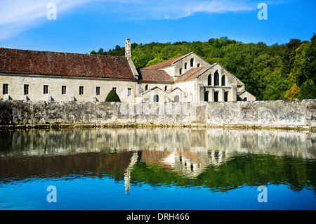 Voir d'Abbaye de Fontenay, France, Europe Banque D'Images