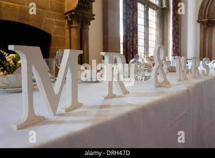 M. et Mme signe sur réception de mariage table d'honneur Banque D'Images