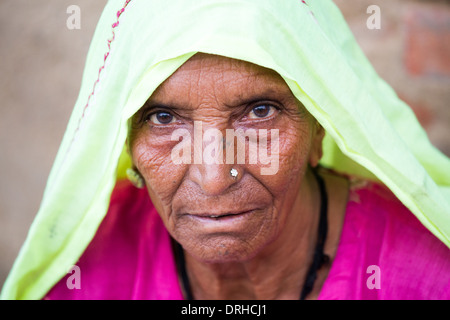 Femme âgée en Bagar, Rajasthan, Inde Banque D'Images