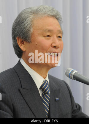 Tokyo, Japon. 27 Jan, 2014. Sadayuki Sakakibara, président de Toray Industries Inc. et président du lobby des entreprises Keidanren, prend la parole lors d'une conférence de presse à Tokyo, Japon, 27 janvier 2014. Sakakibara prendra ses fonctions à partir de juin prochain. © Stinger/Xinhua/Alamy Live News Banque D'Images